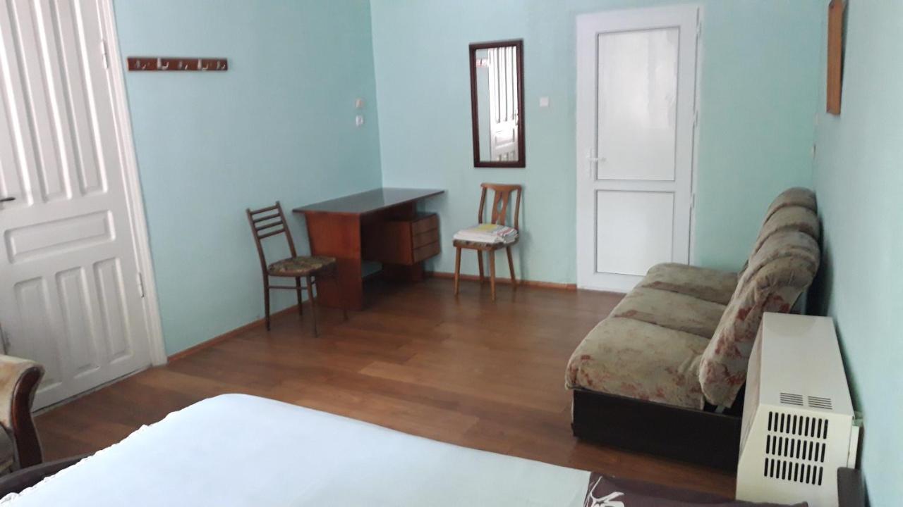 Pospolita Guest House Κουτάισι Εξωτερικό φωτογραφία